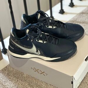 Nike Men's Black and White Athletic Shoes